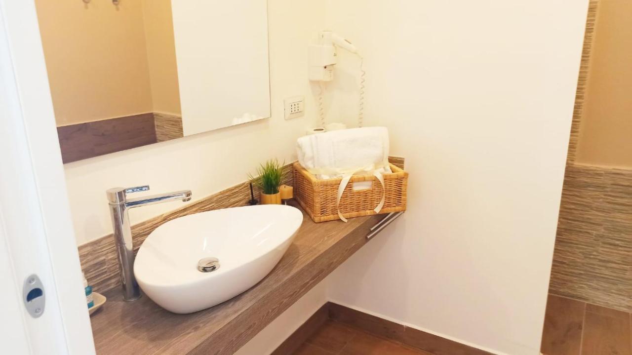 B&B Suites Via Del Mare เปรสซิกเช ภายนอก รูปภาพ